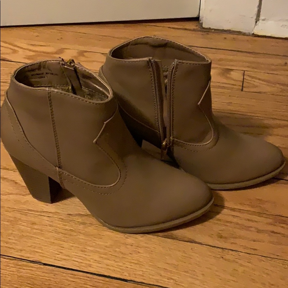 Booties . Sz 6.5